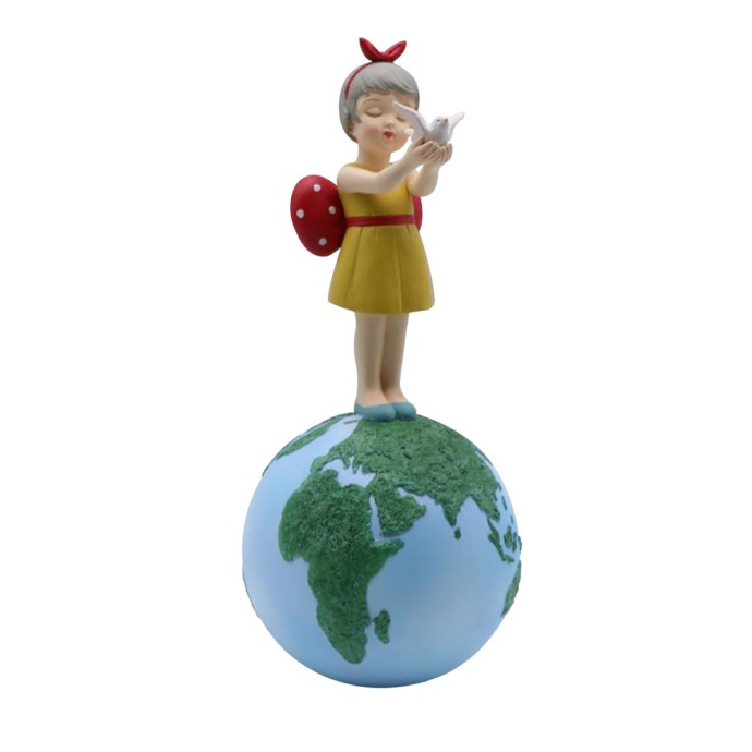 TRAVEL GIRL 1 DECO POLYRESIN ΠΟΛΥΧΡΩΜΟ D12,5xH29cm